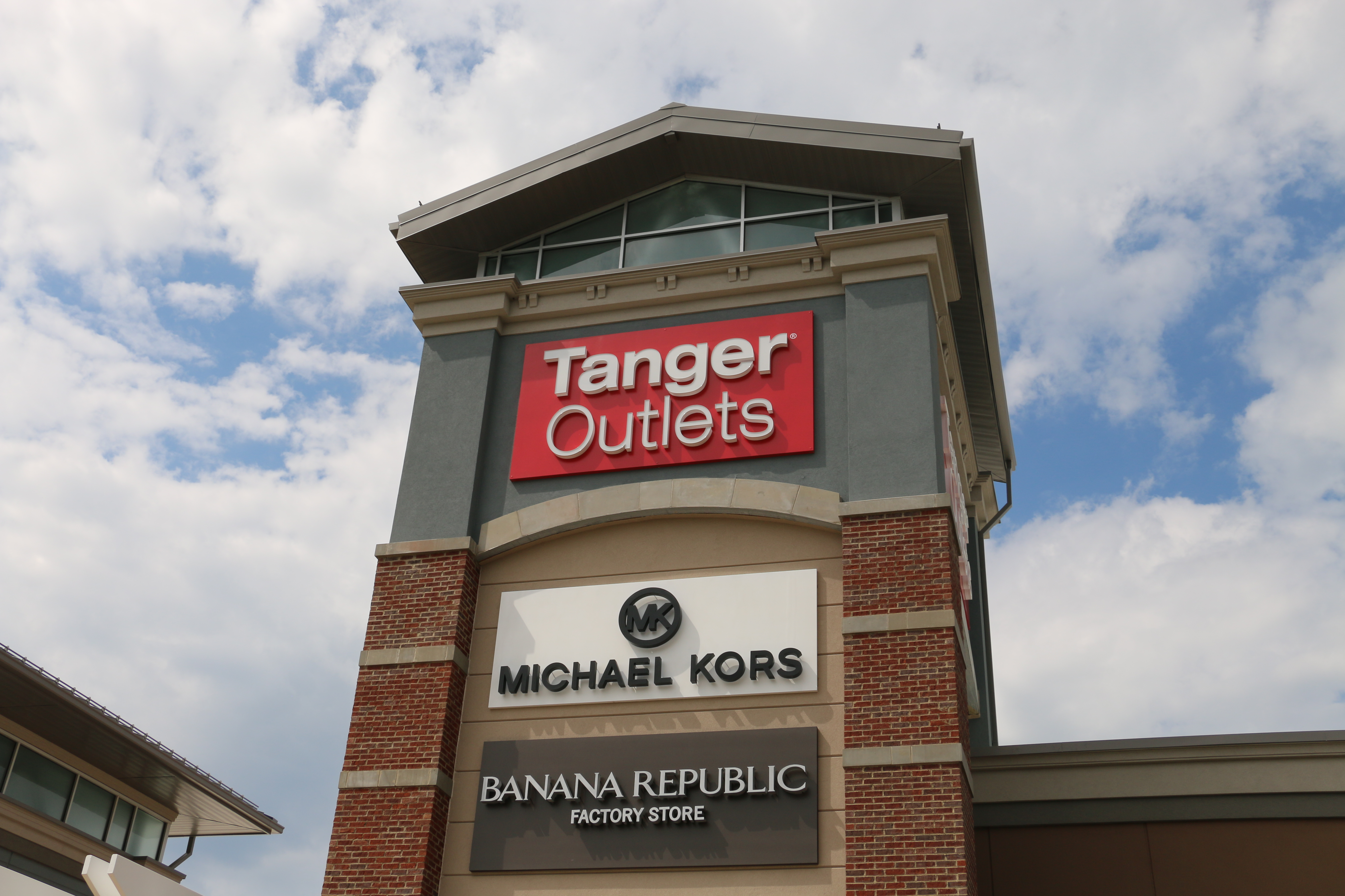 Tanger Outlets Grand Opening | Columbus, Ohio | Tanger Fashionista